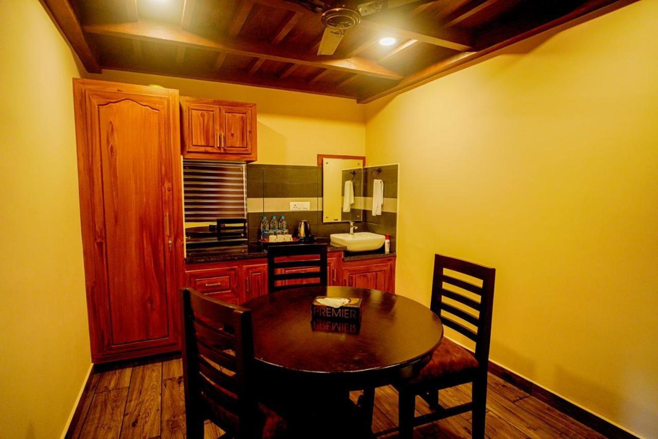 Falcon Riverview Resorts Kuttampuzha Exteriér fotografie