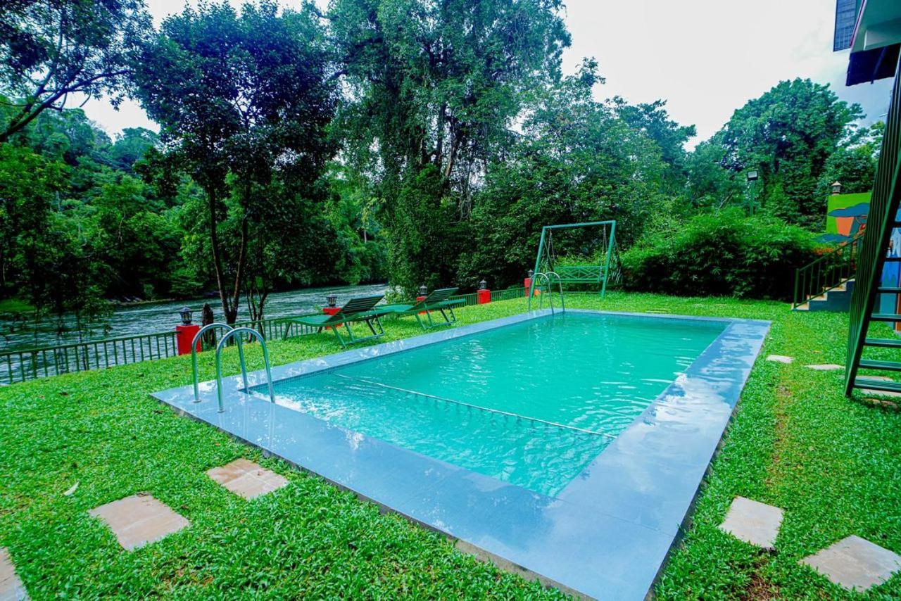 Falcon Riverview Resorts Kuttampuzha Exteriér fotografie